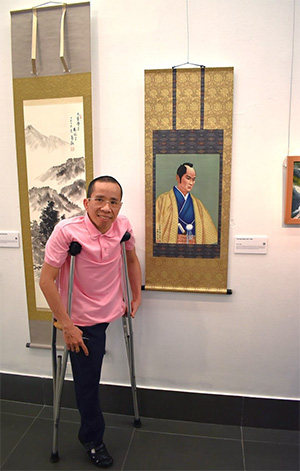 World Peace Art Exhibition 2023 第31回 国際平和美術展 in HANOI グエン・ドクさんと「捏造歴史人物画　八代将軍」